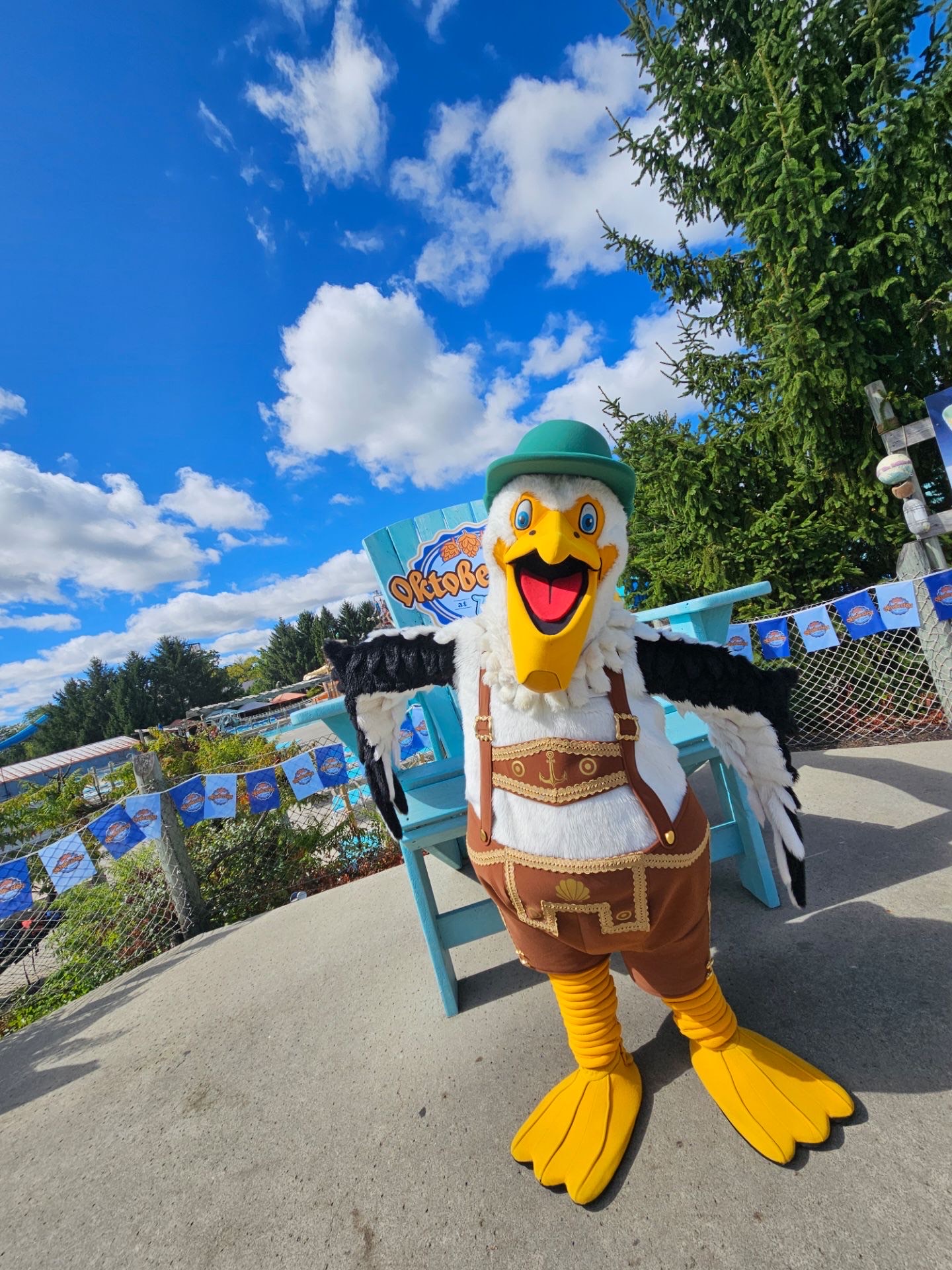 pelican mascot at Zoombezi Bay