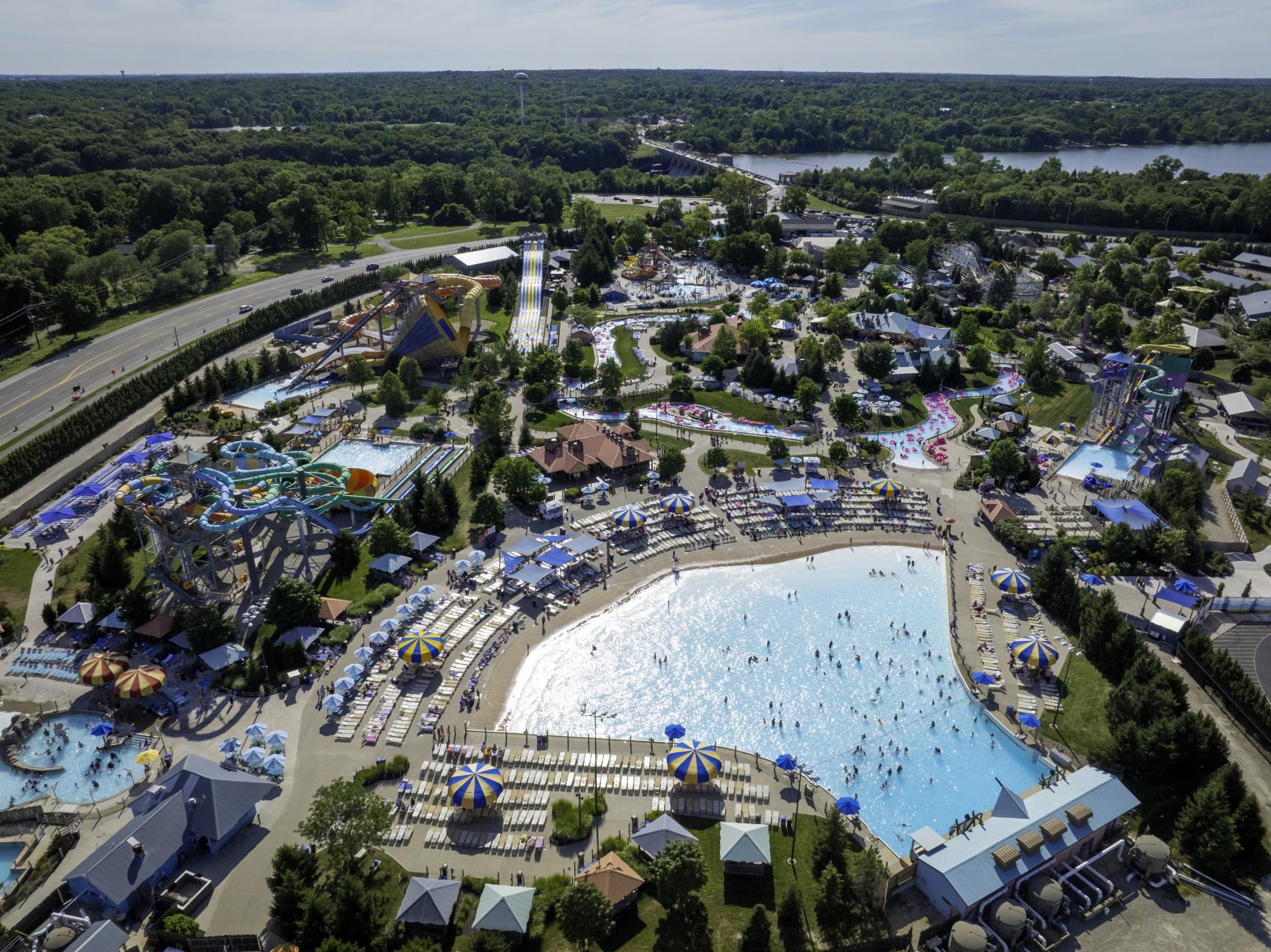 Wild Tides Wave Pool | Zoombezi Bay